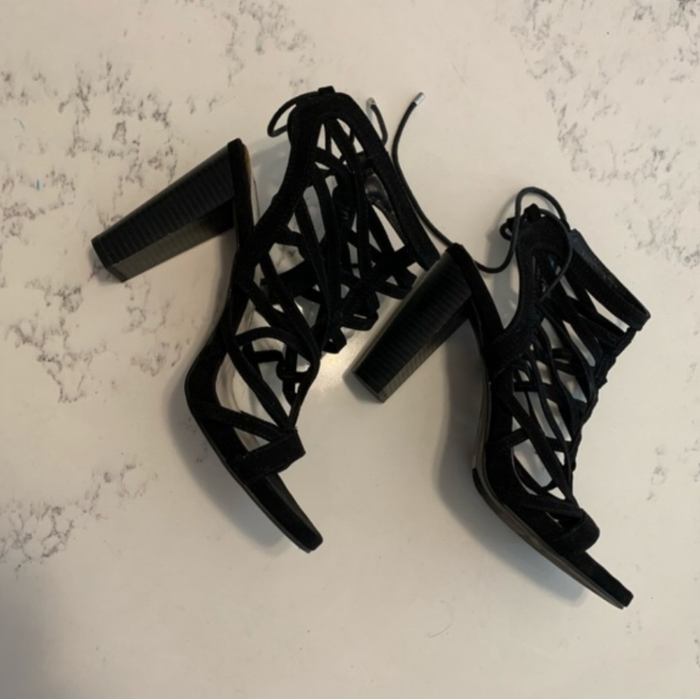 JENNIFER LOPEZ BLACK GLADIATOR BLOCK HEELS SIZE 10 NWOT